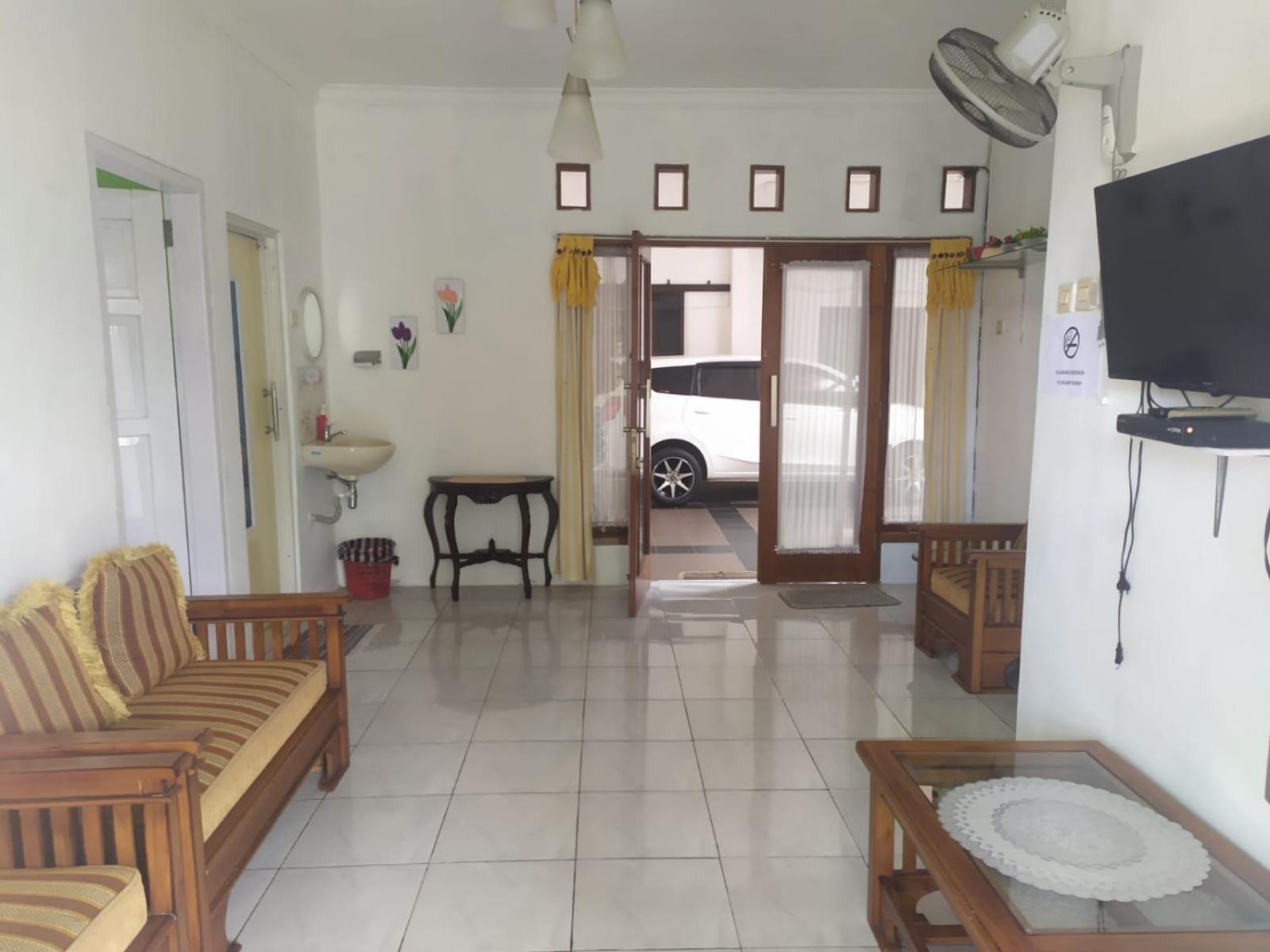 פורווקרטו Endah Homestay Syariah מראה חיצוני תמונה