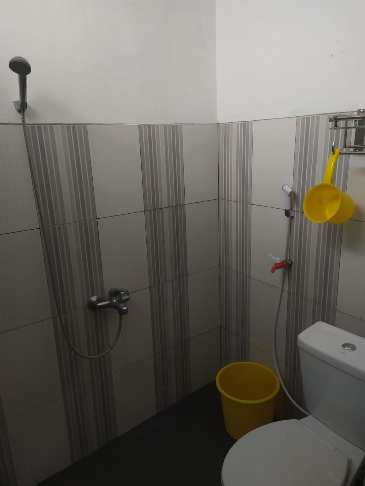 פורווקרטו Endah Homestay Syariah מראה חיצוני תמונה