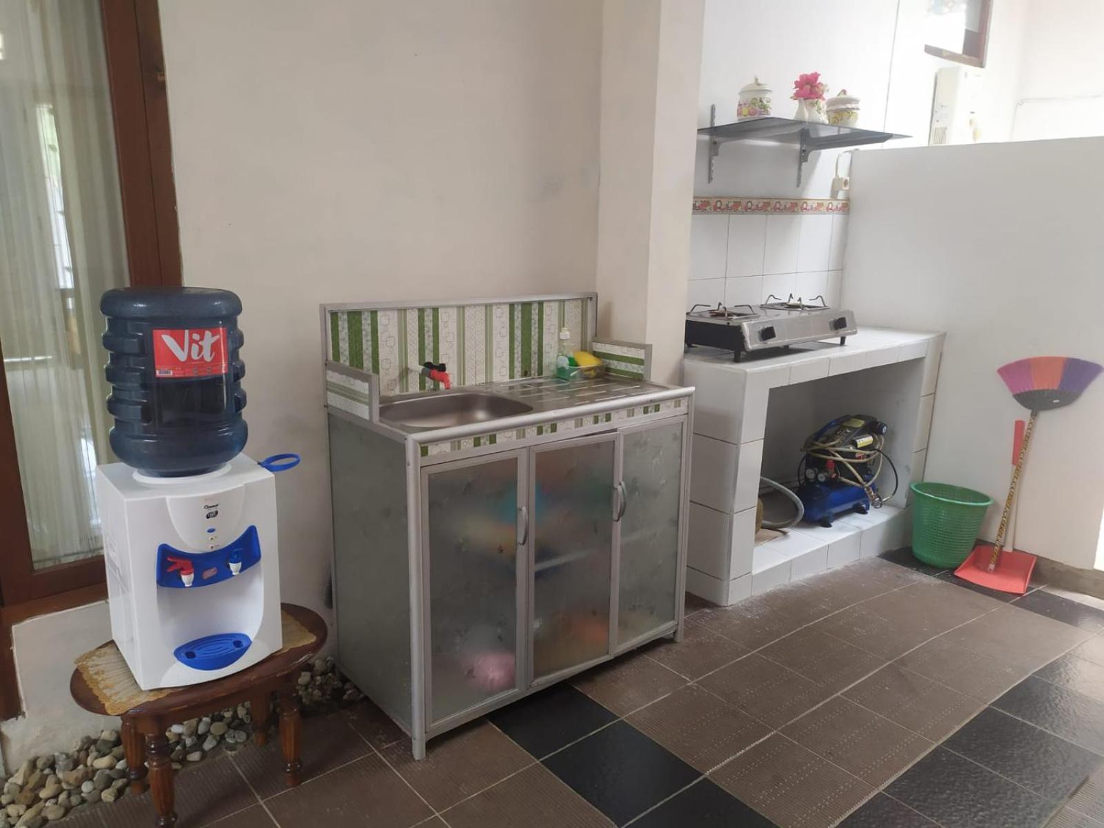 פורווקרטו Endah Homestay Syariah מראה חיצוני תמונה